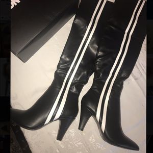 Black boots with White double stripe NEW